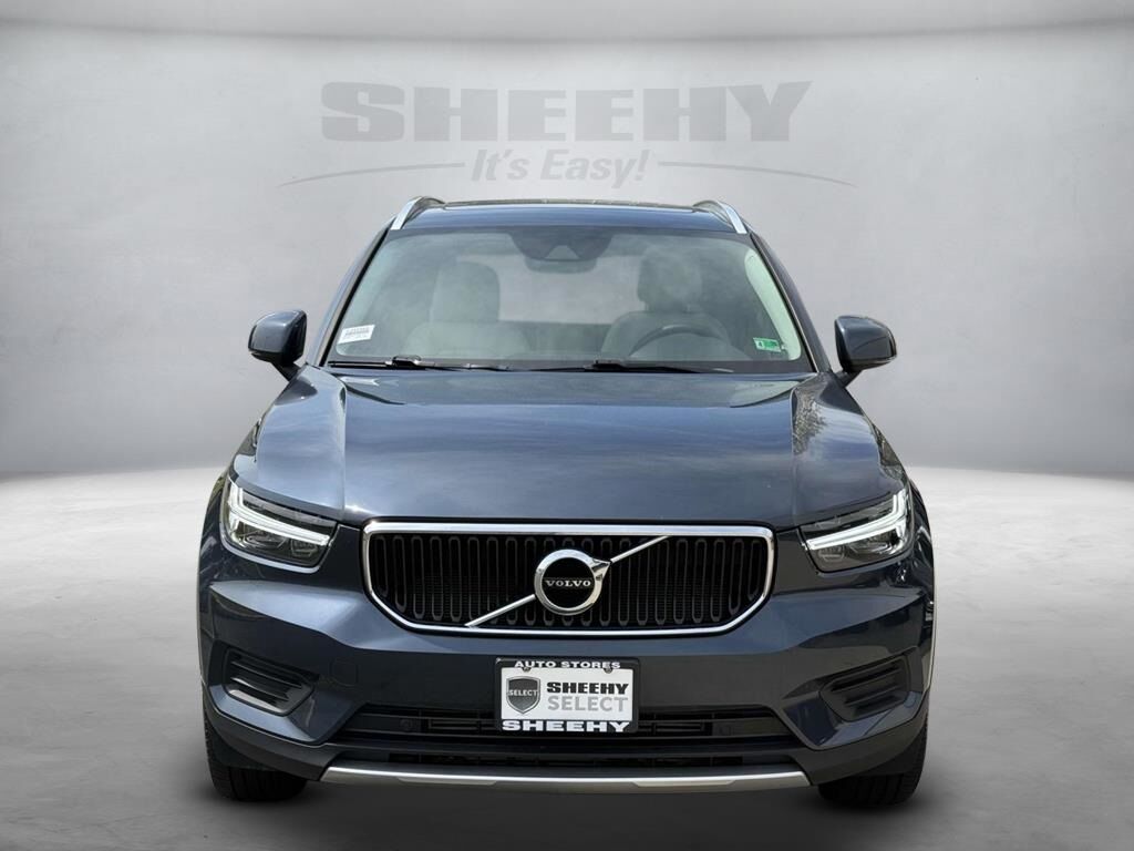 2022 Volvo XC40 Momentum Fredericksburg VA