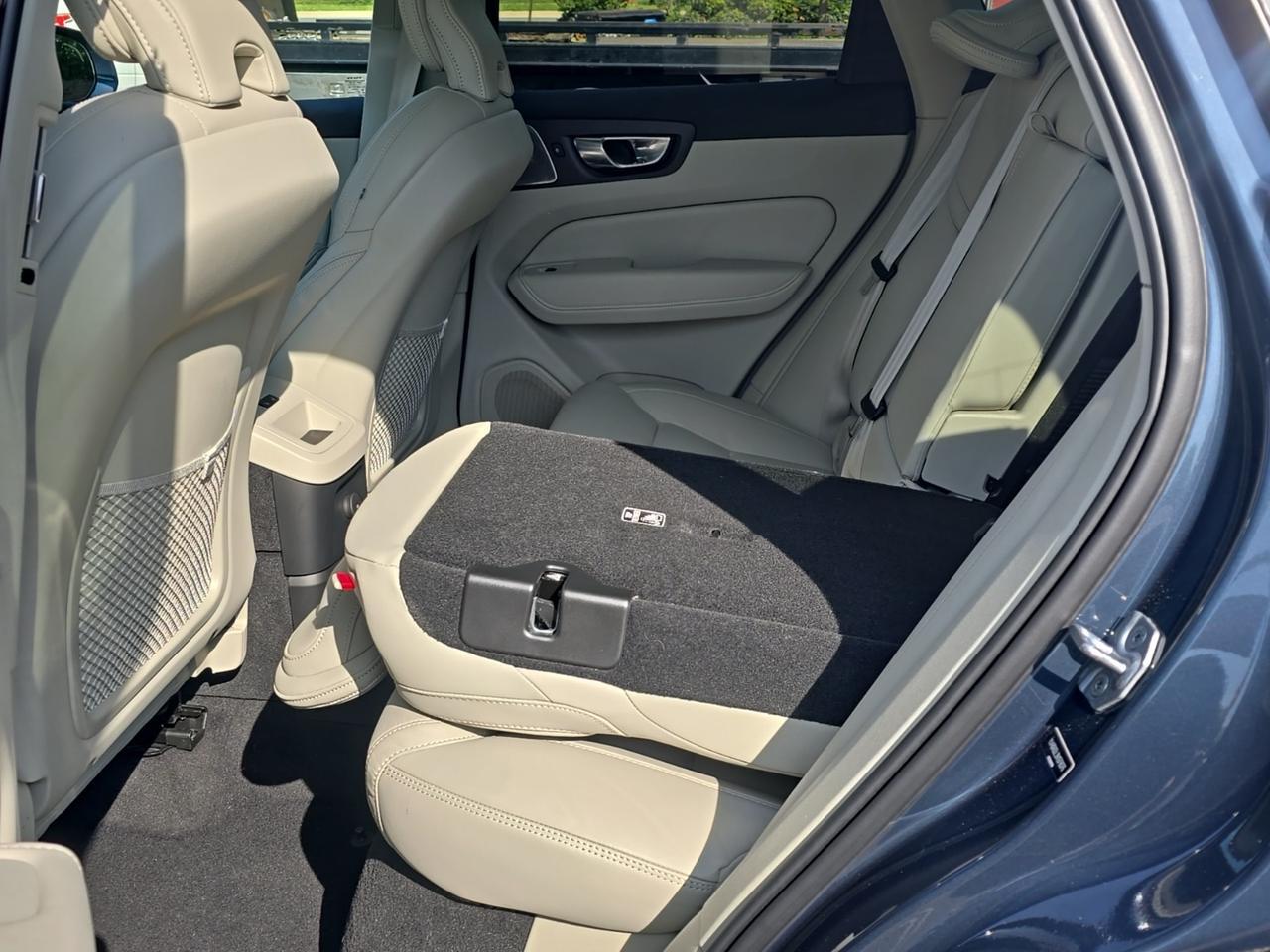 2022 Volvo XC60 Recharge Plug-In Hybrid T8 Inscription Gaithersburg MD