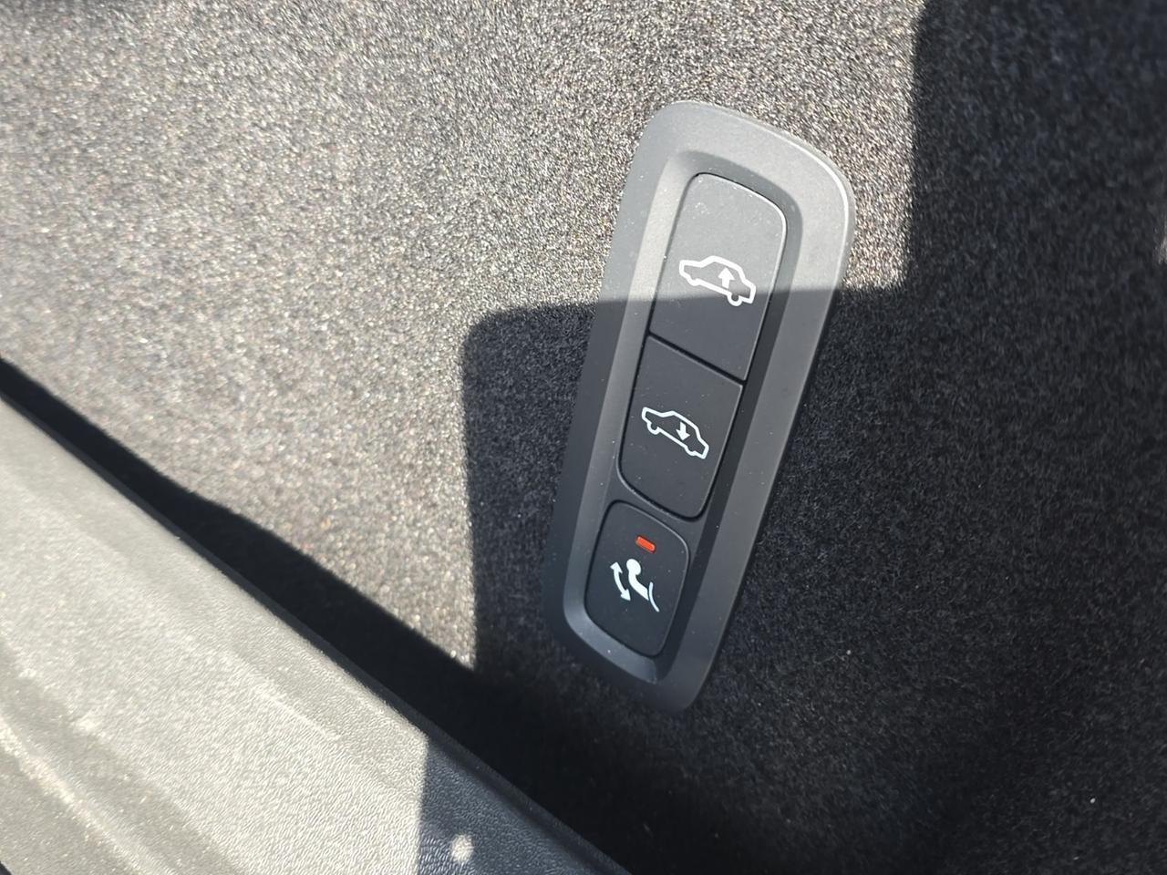 2022 Volvo XC60 Recharge Plug-In Hybrid T8 Inscription Gaithersburg MD