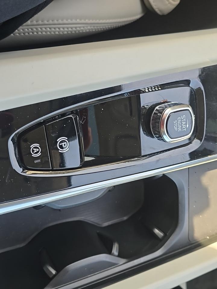 2022 Volvo XC60 Recharge Plug-In Hybrid T8 Inscription Gaithersburg MD