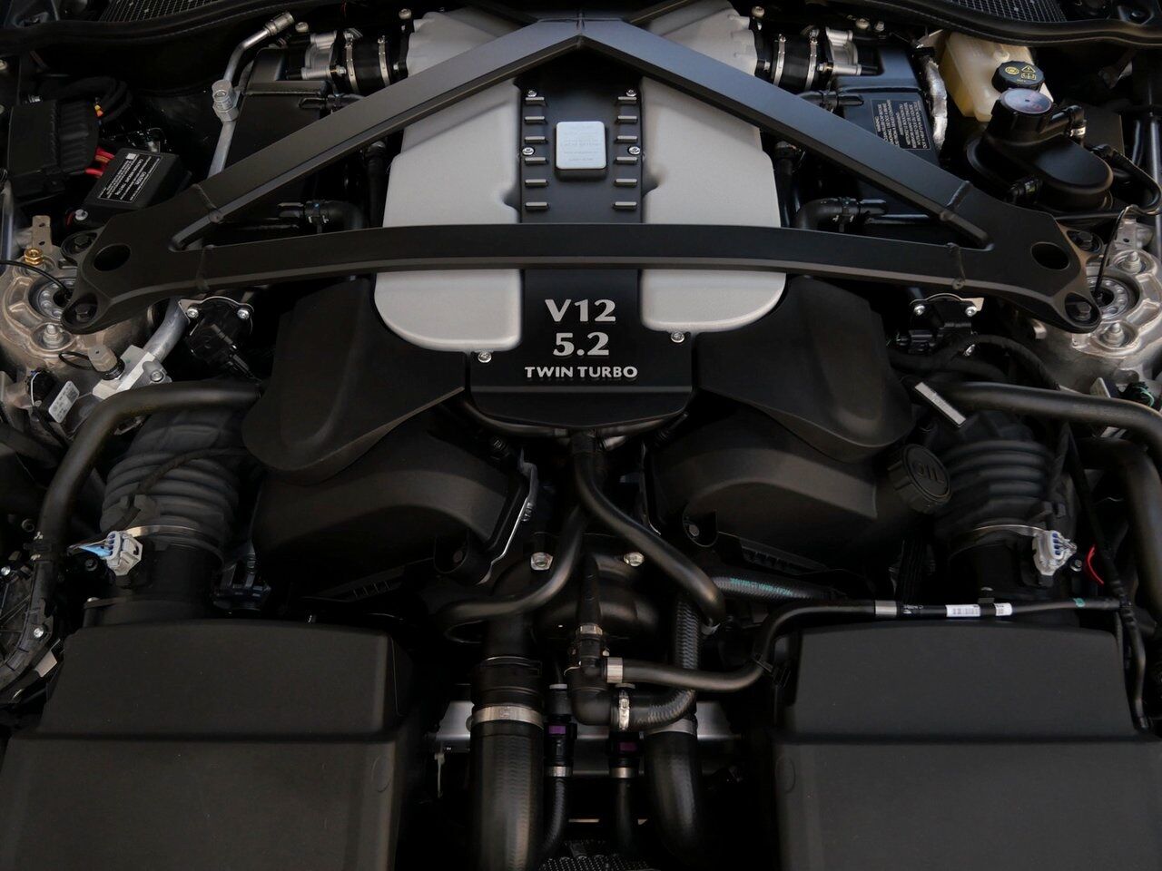 2023 Aston Martin Vantage Lawrence KS