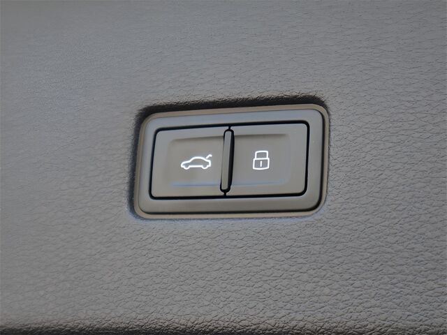2023 Audi Q8 55 Premium Plus Merriam KS