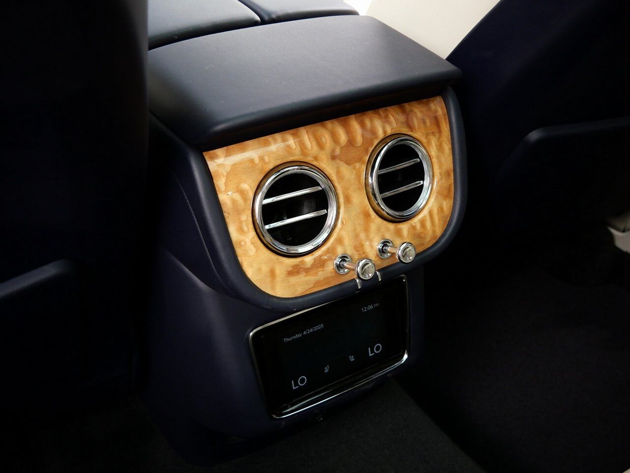 2023 Bentley Bentayga Hybrid Lawrence KS