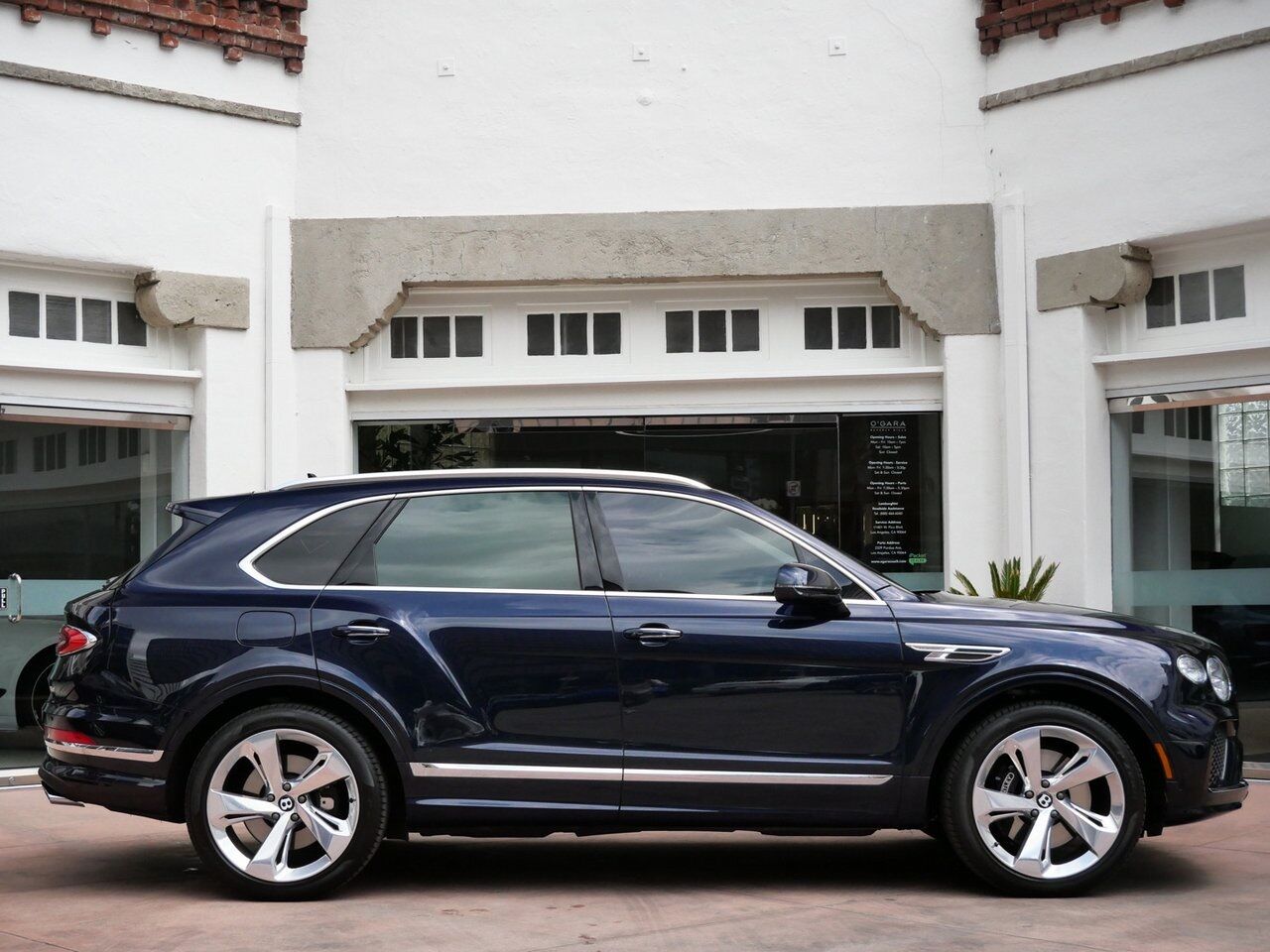 2023 Bentley Bentayga Hybrid Lawrence KS