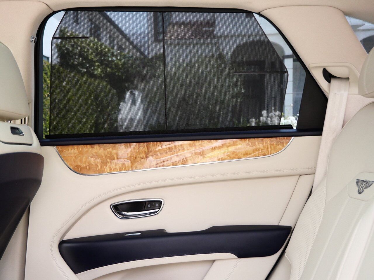 2023 Bentley Bentayga Hybrid Lawrence KS