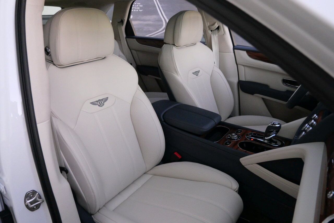 2023 Bentley Bentayga V8 V8 Lawrence KS