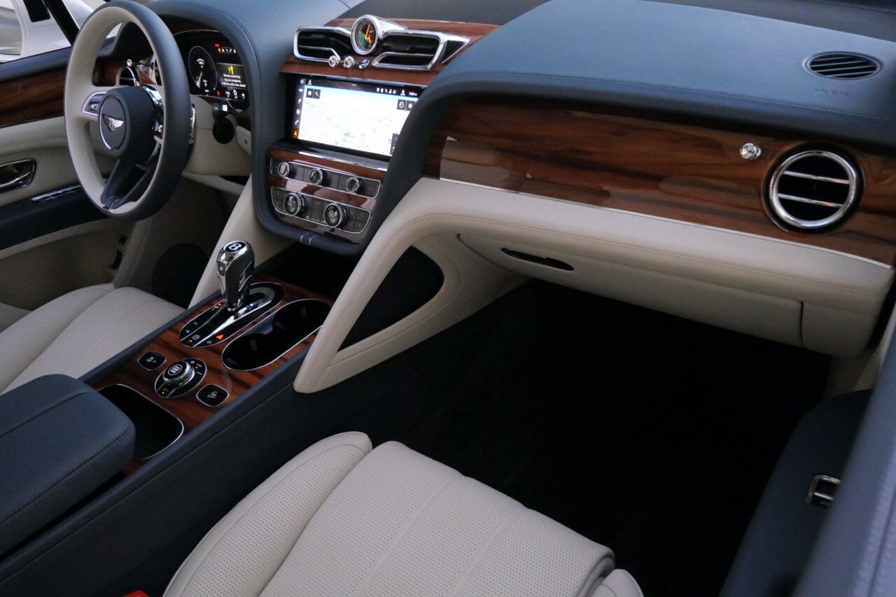 2023 Bentley Bentayga V8 V8 Lawrence KS