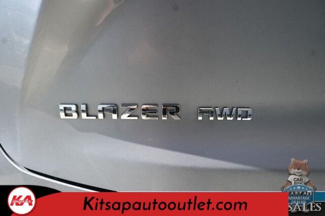 2023 Chevrolet Blazer LT / AWD / Power & Heated Leather Seats / Lane Departure & Blind Spot Alert / Forward Collision Warning / Apple CarPlay & Android Auto / Back Up Camera / Keyless Entry & Start / Block Heater / 36 MPG / 1-Owner Banglore