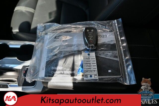 2023 Chevrolet Blazer LT / AWD / Power & Heated Leather Seats / Lane Departure & Blind Spot Alert / Forward Collision Warning / Apple CarPlay & Android Auto / Back Up Camera / Keyless Entry & Start / Block Heater / 36 MPG / 1-Owner Banglore