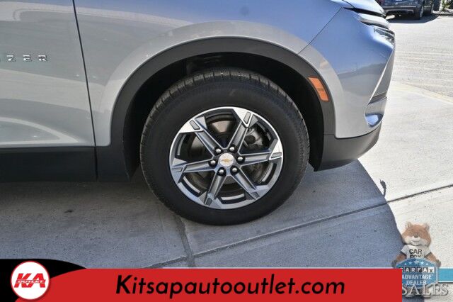 2023 Chevrolet Blazer LT / AWD / Power & Heated Leather Seats / Lane Departure & Blind Spot Alert / Forward Collision Warning / Apple CarPlay & Android Auto / Back Up Camera / Keyless Entry & Start / Block Heater / 36 MPG / 1-Owner Banglore
