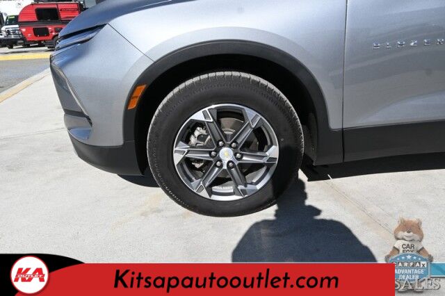 2023 Chevrolet Blazer LT / AWD / Power & Heated Leather Seats / Lane Departure & Blind Spot Alert / Forward Collision Warning / Apple CarPlay & Android Auto / Back Up Camera / Keyless Entry & Start / Block Heater / 36 MPG / 1-Owner Banglore