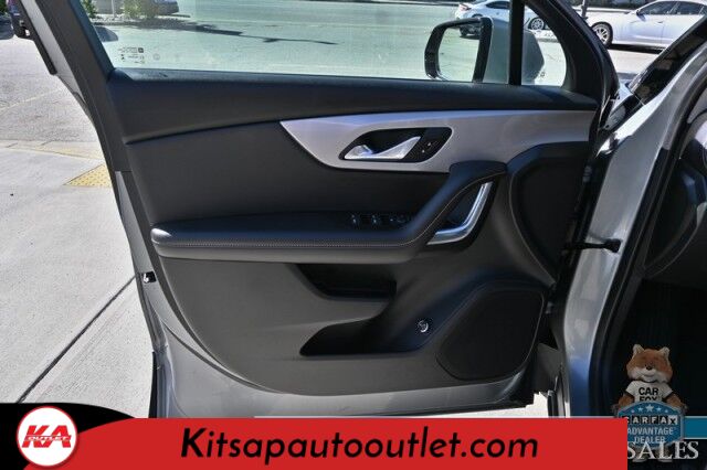 2023 Chevrolet Blazer LT / AWD / Power & Heated Leather Seats / Lane Departure & Blind Spot Alert / Forward Collision Warning / Apple CarPlay & Android Auto / Back Up Camera / Keyless Entry & Start / Block Heater / 36 MPG / 1-Owner Banglore