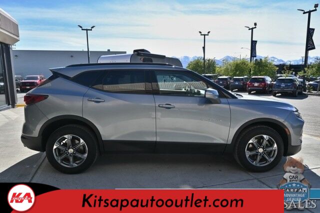 2023 Chevrolet Blazer LT / AWD / Power & Heated Leather Seats / Lane Departure & Blind Spot Alert / Forward Collision Warning / Apple CarPlay & Android Auto / Back Up Camera / Keyless Entry & Start / Block Heater / 36 MPG / 1-Owner Banglore