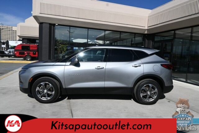2023 Chevrolet Blazer LT / AWD / Power & Heated Leather Seats / Lane Departure & Blind Spot Alert / Forward Collision Warning / Apple CarPlay & Android Auto / Back Up Camera / Keyless Entry & Start / Block Heater / 36 MPG / 1-Owner Banglore