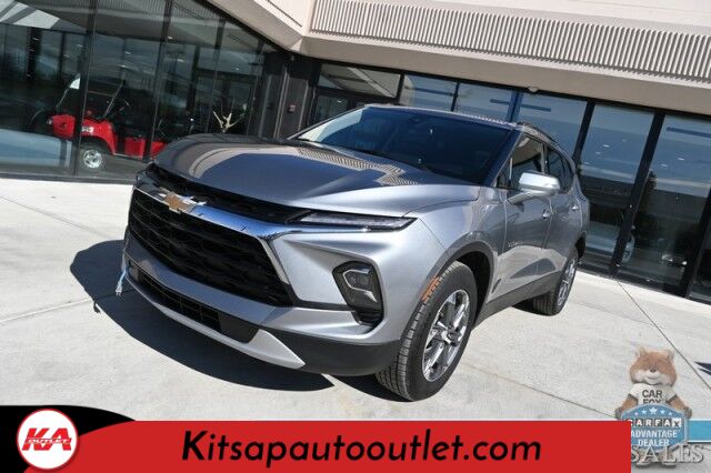 2023 Chevrolet Blazer LT / AWD / Power & Heated Leather Seats / Lane Departure & Blind Spot Alert / Forward Collision Warning / Apple CarPlay & Android Auto / Back Up Camera / Keyless Entry & Start / Block Heater / 36 MPG / 1-Owner Banglore
