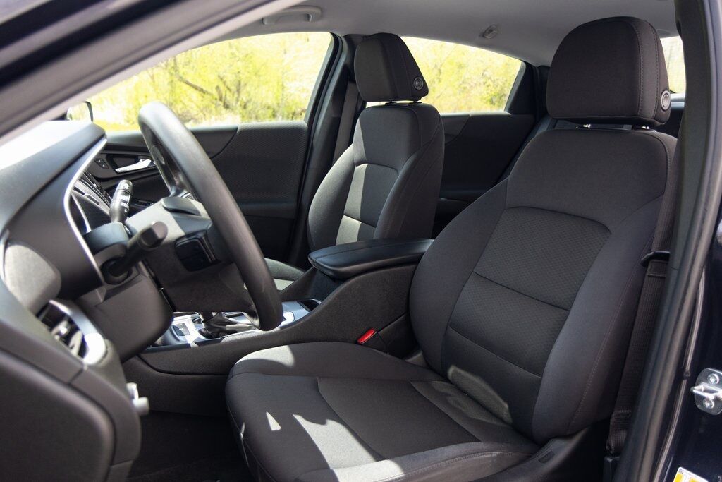 2023 Chevrolet Malibu LT Kenosha WI