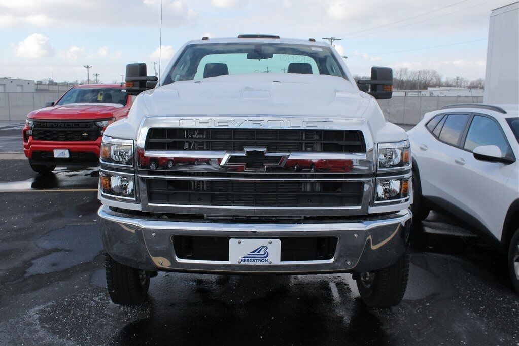 2023 Chevrolet Silverado 5500HD Work Truck Green Bay WI