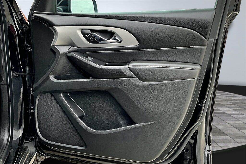 2023 Chevrolet Traverse LT Leather Quincy MA