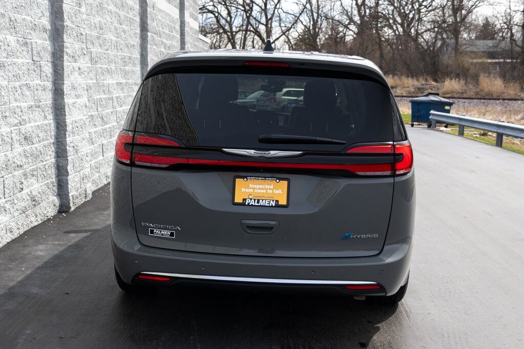 2023 Chrysler Pacifica Hybrid Limited Kenosha WI