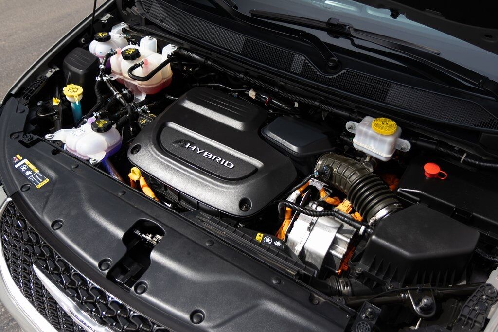 2023 Chrysler Pacifica Hybrid Limited Kenosha WI