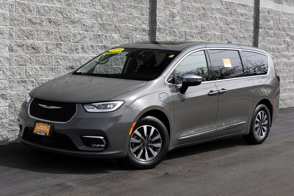 2023 Chrysler Pacifica Hybrid Limited Kenosha WI
