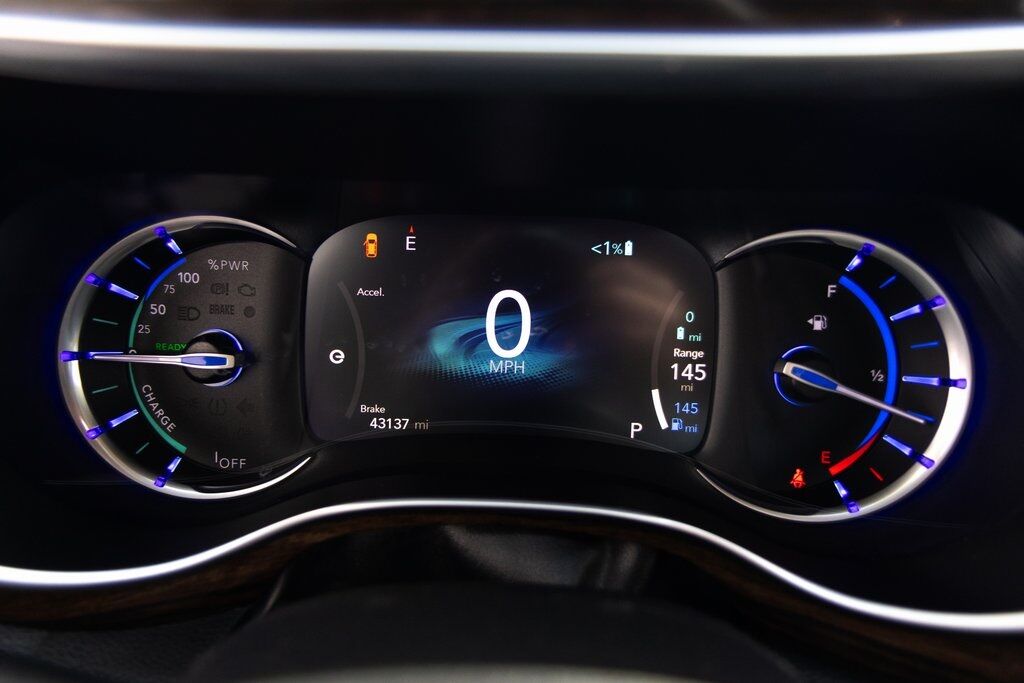 2023 Chrysler Pacifica Hybrid Limited Kenosha WI