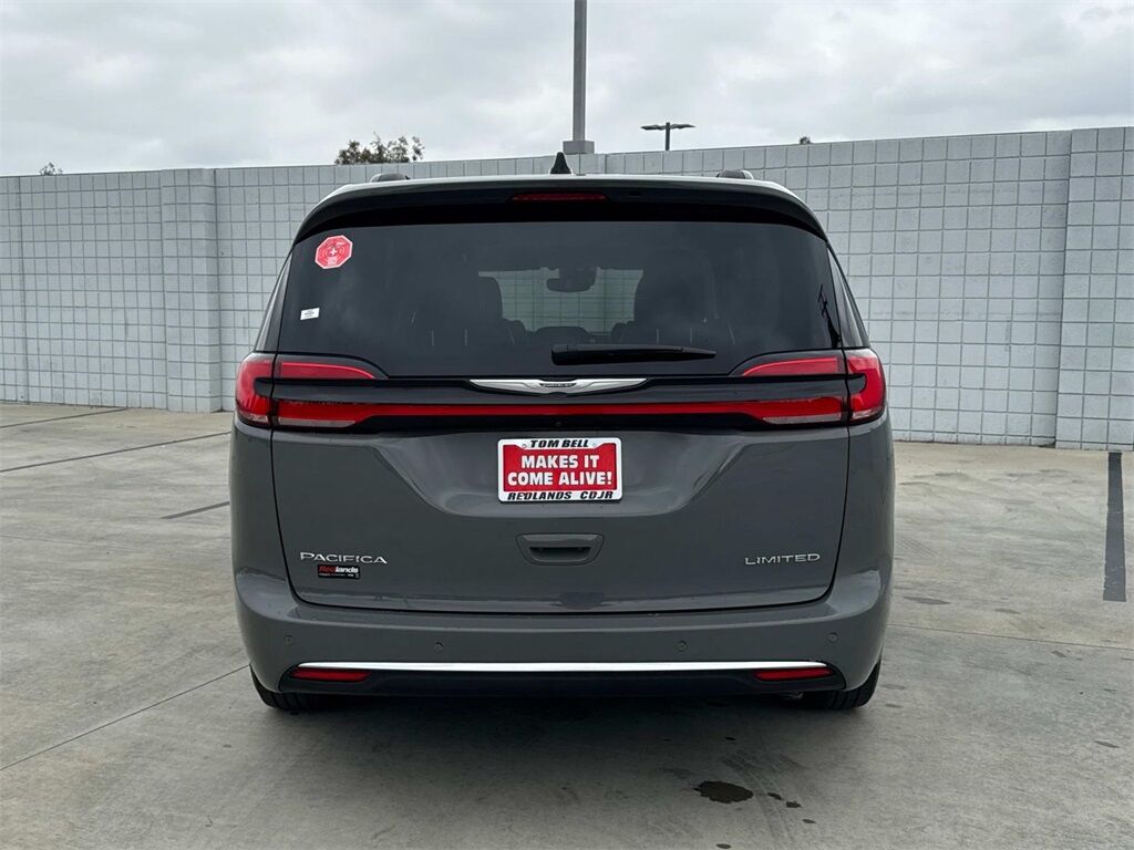 2023 Chrysler Pacifica Limited Quincy MA