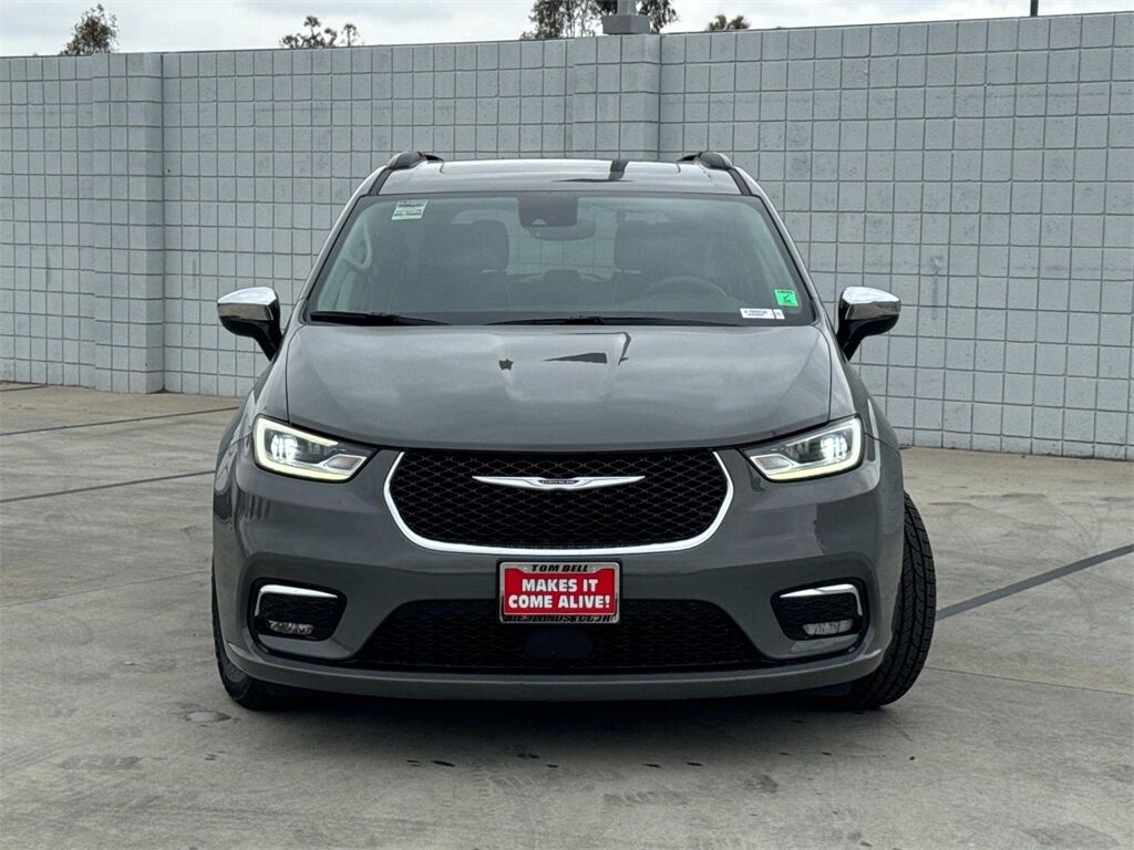2023 Chrysler Pacifica Limited Quincy MA