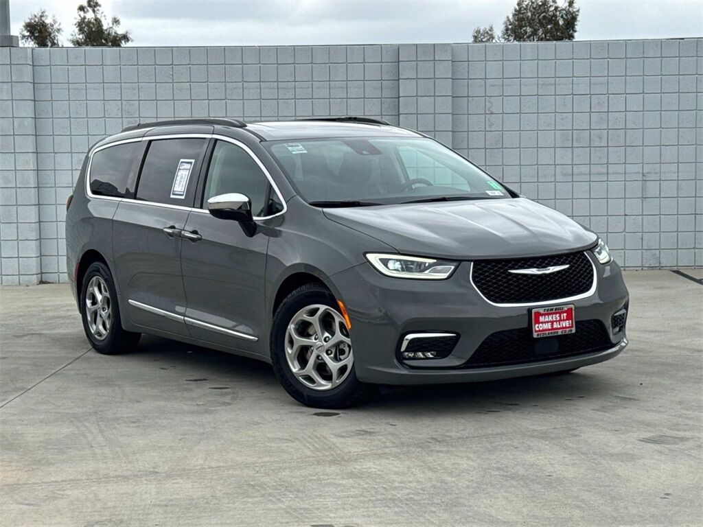 2023 Chrysler Pacifica Limited Quincy MA