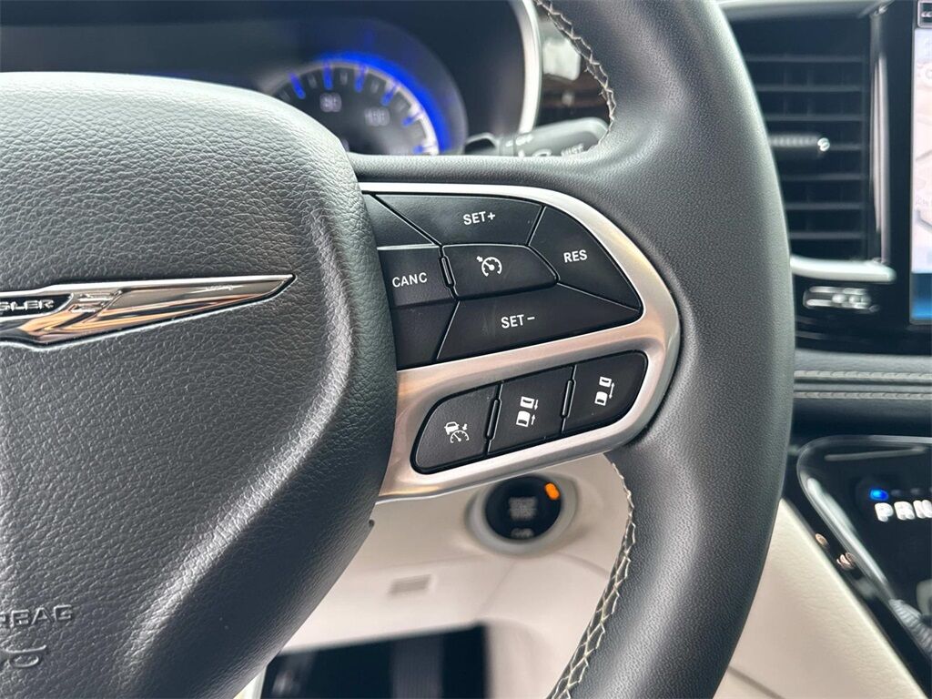 2023 Chrysler Pacifica Limited Quincy MA