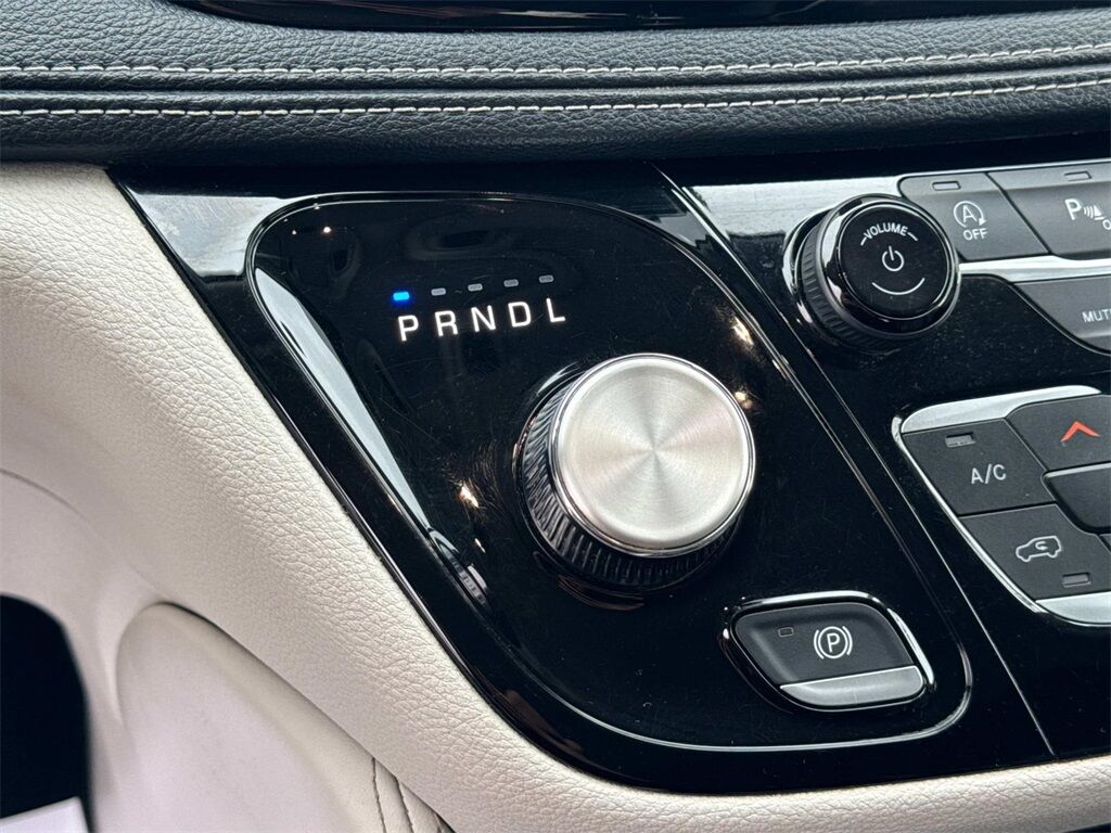 2023 Chrysler Pacifica Limited Quincy MA