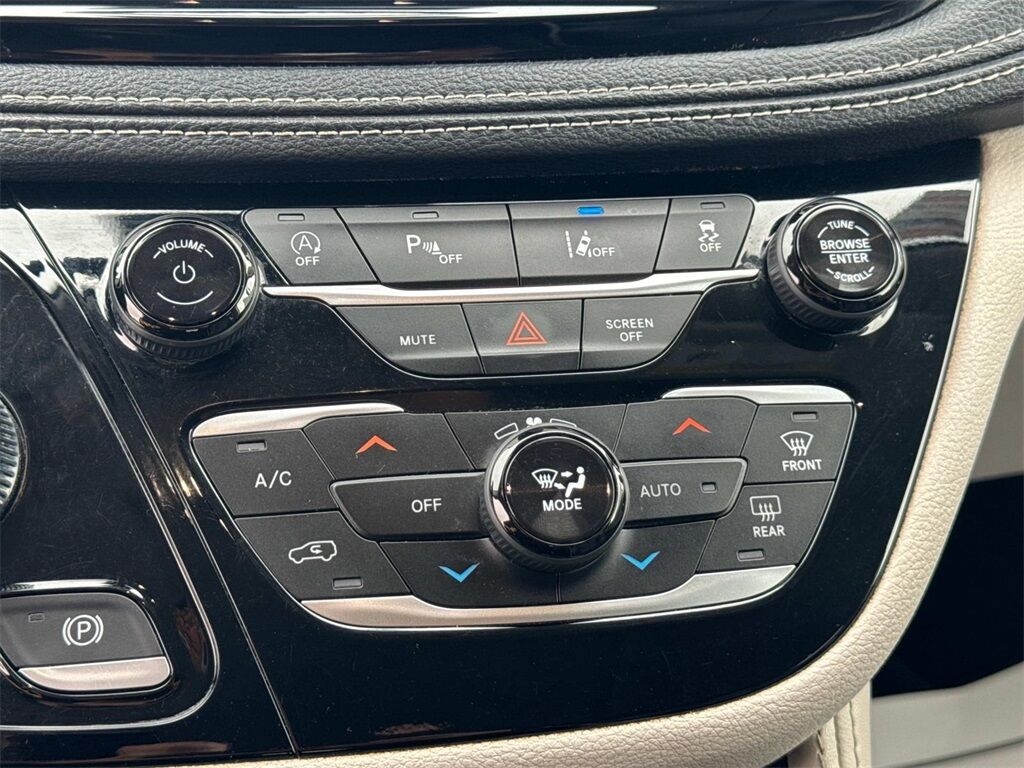 2023 Chrysler Pacifica Limited Quincy MA