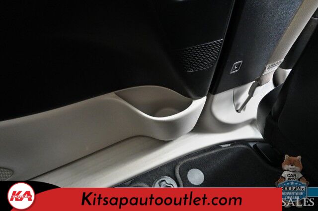 2023 Chrysler Pacifica Touring L / Auto Start / Power & Heated Leather Seats / Heated Steering / Adaptive Cruise / Lane Depart & Blind Spot Alert / Apple CarPlay & Android Auto / Back Up Cam / 3rd Row / Seats 7 / Block Heater / 1-Owner Banglore