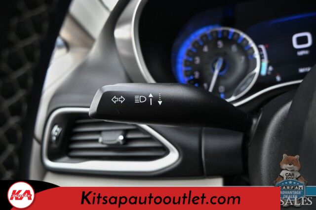 2023 Chrysler Pacifica Touring L / Auto Start / Power & Heated Leather Seats / Heated Steering / Adaptive Cruise / Lane Depart & Blind Spot Alert / Apple CarPlay & Android Auto / Back Up Cam / 3rd Row / Seats 7 / Block Heater / 1-Owner Banglore
