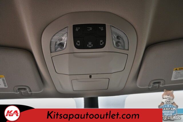 2023 Chrysler Pacifica Touring L / Auto Start / Power & Heated Leather Seats / Heated Steering / Adaptive Cruise / Lane Depart & Blind Spot Alert / Apple CarPlay & Android Auto / Back Up Cam / 3rd Row / Seats 7 / Block Heater / 1-Owner Banglore