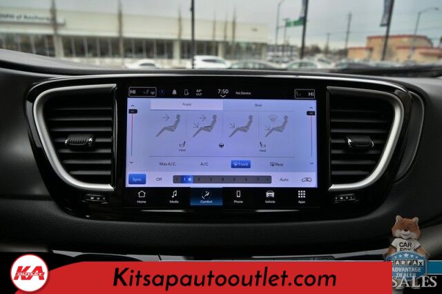 2023 Chrysler Pacifica Touring L / Auto Start / Power & Heated Leather Seats / Heated Steering / Adaptive Cruise / Lane Depart & Blind Spot Alert / Apple CarPlay & Android Auto / Back Up Cam / 3rd Row / Seats 7 / Block Heater / 1-Owner Banglore