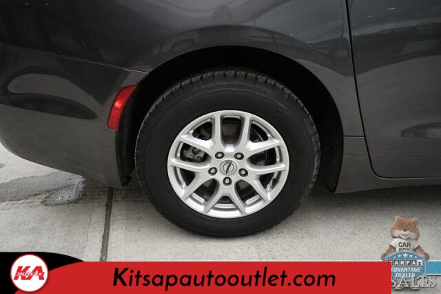 2023 Chrysler Pacifica Touring L / Auto Start / Power & Heated Leather Seats / Heated Steering / Adaptive Cruise / Lane Depart & Blind Spot Alert / Apple CarPlay & Android Auto / Back Up Cam / 3rd Row / Seats 7 / Block Heater / 1-Owner Banglore