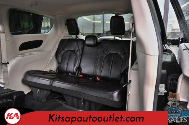 2023 Chrysler Pacifica Touring L / Auto Start / Power & Heated Leather Seats / Heated Steering / Adaptive Cruise / Lane Depart & Blind Spot Alert / Apple CarPlay & Android Auto / Back Up Cam / 3rd Row / Seats 7 / Block Heater / 1-Owner Banglore