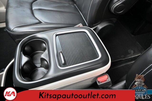 2023 Chrysler Pacifica Touring L / Auto Start / Power & Heated Leather Seats / Heated Steering / Adaptive Cruise / Lane Depart & Blind Spot Alert / Apple CarPlay & Android Auto / Back Up Cam / 3rd Row / Seats 7 / Block Heater / 1-Owner Banglore