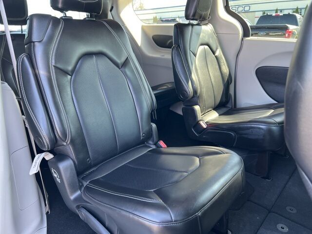2023 Chrysler Pacifica Touring L Green Bay WI