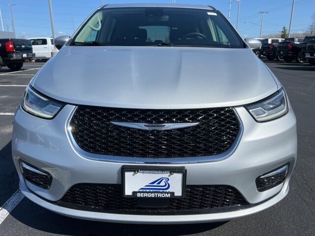 2023 Chrysler Pacifica Touring L Green Bay WI