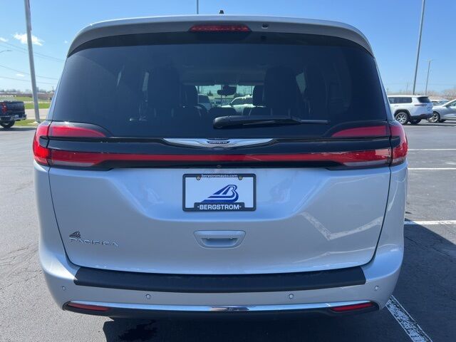 2023 Chrysler Pacifica Touring L Green Bay WI