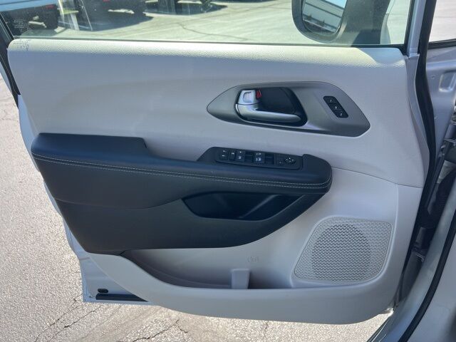 2023 Chrysler Pacifica Touring L Green Bay WI