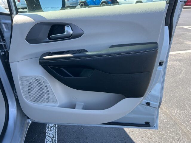 2023 Chrysler Pacifica Touring L Green Bay WI