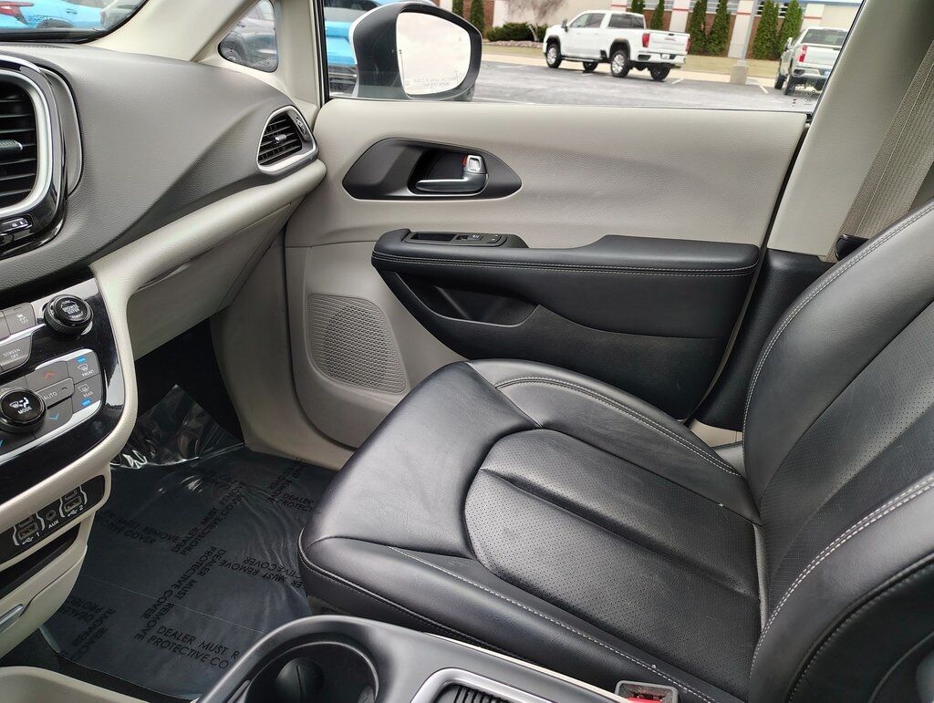 2023 Chrysler Pacifica Touring L Green Bay WI