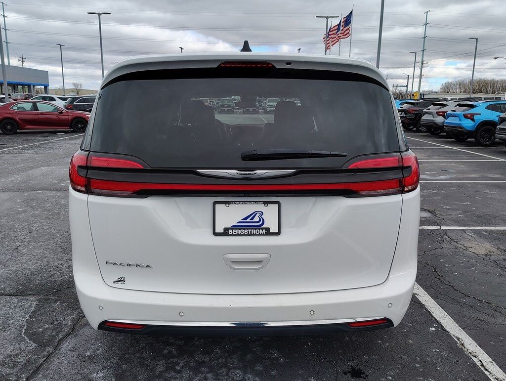 2023 Chrysler Pacifica Touring L Green Bay WI