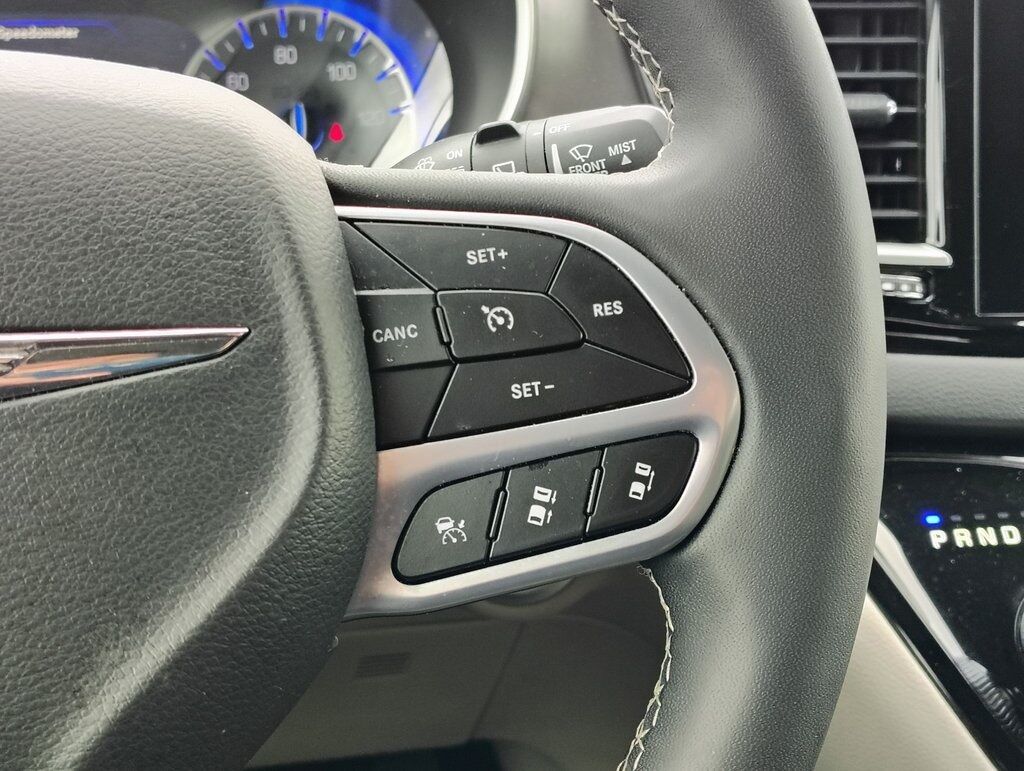 2023 Chrysler Pacifica Touring L Green Bay WI