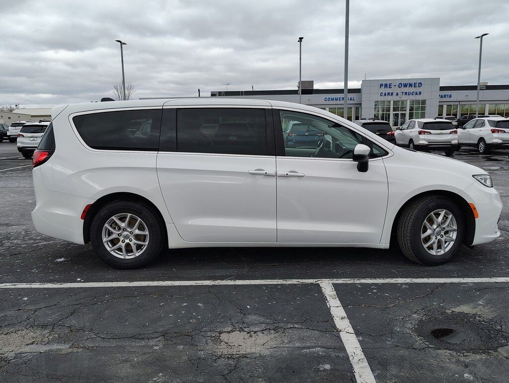 2023 Chrysler Pacifica Touring L Green Bay WI