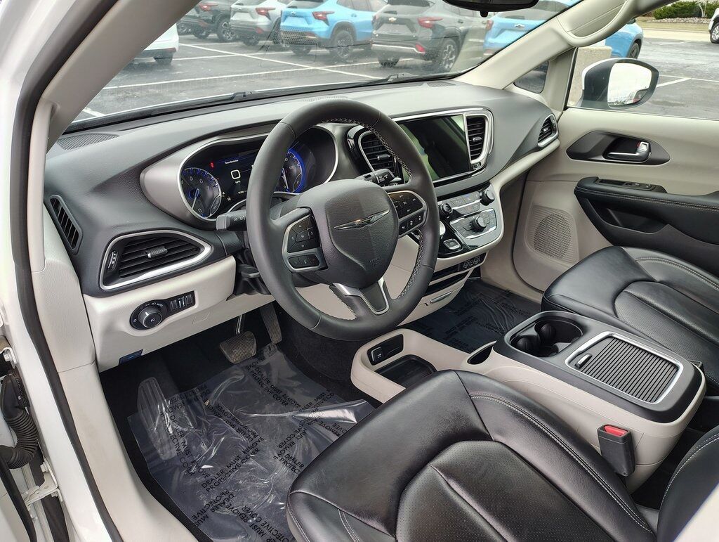 2023 Chrysler Pacifica Touring L Green Bay WI