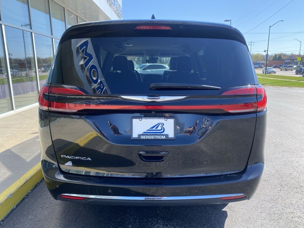 2023 Chrysler Pacifica Touring L Green Bay WI